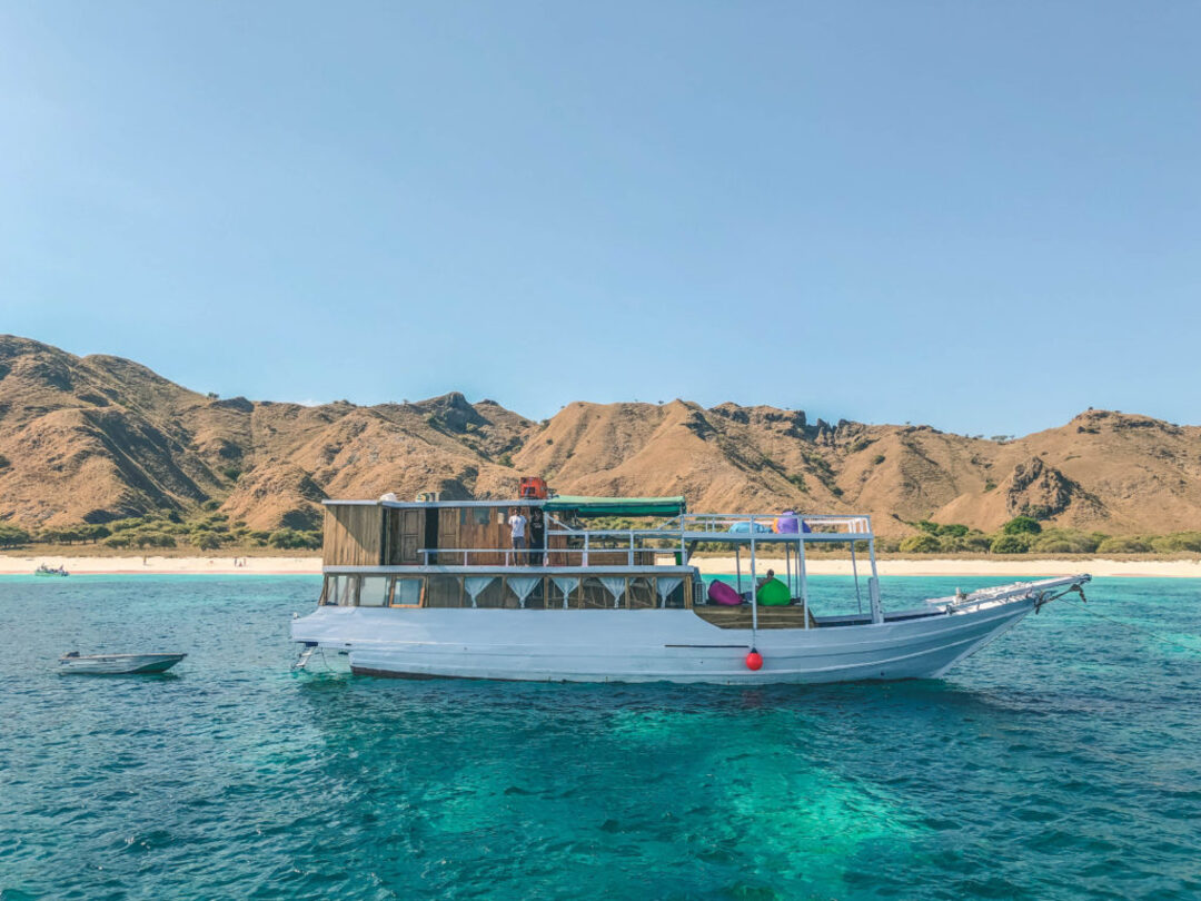 Private Trip by Putri Anjani Superior Phinisi - 